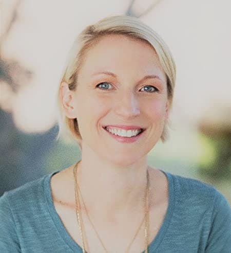 Lauren Newman headshot